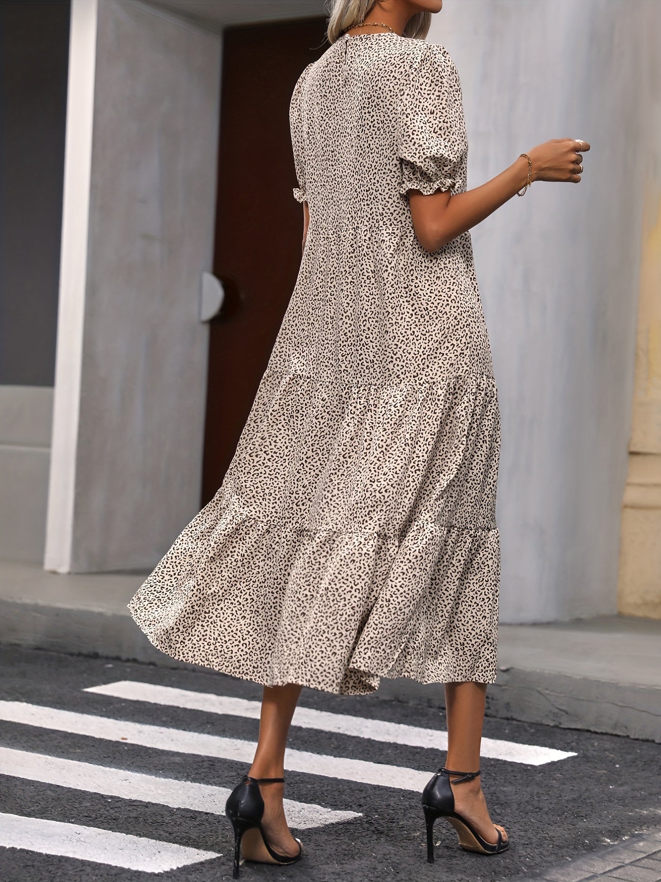 Adelina | Kleid mit gestuften Puffärmeln