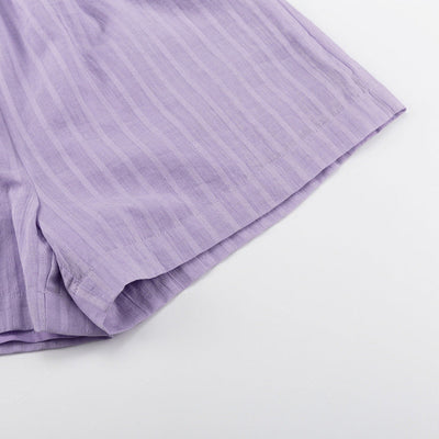 Violett | Leichtes und Luftiges Button-Up und Shorts Ensemble