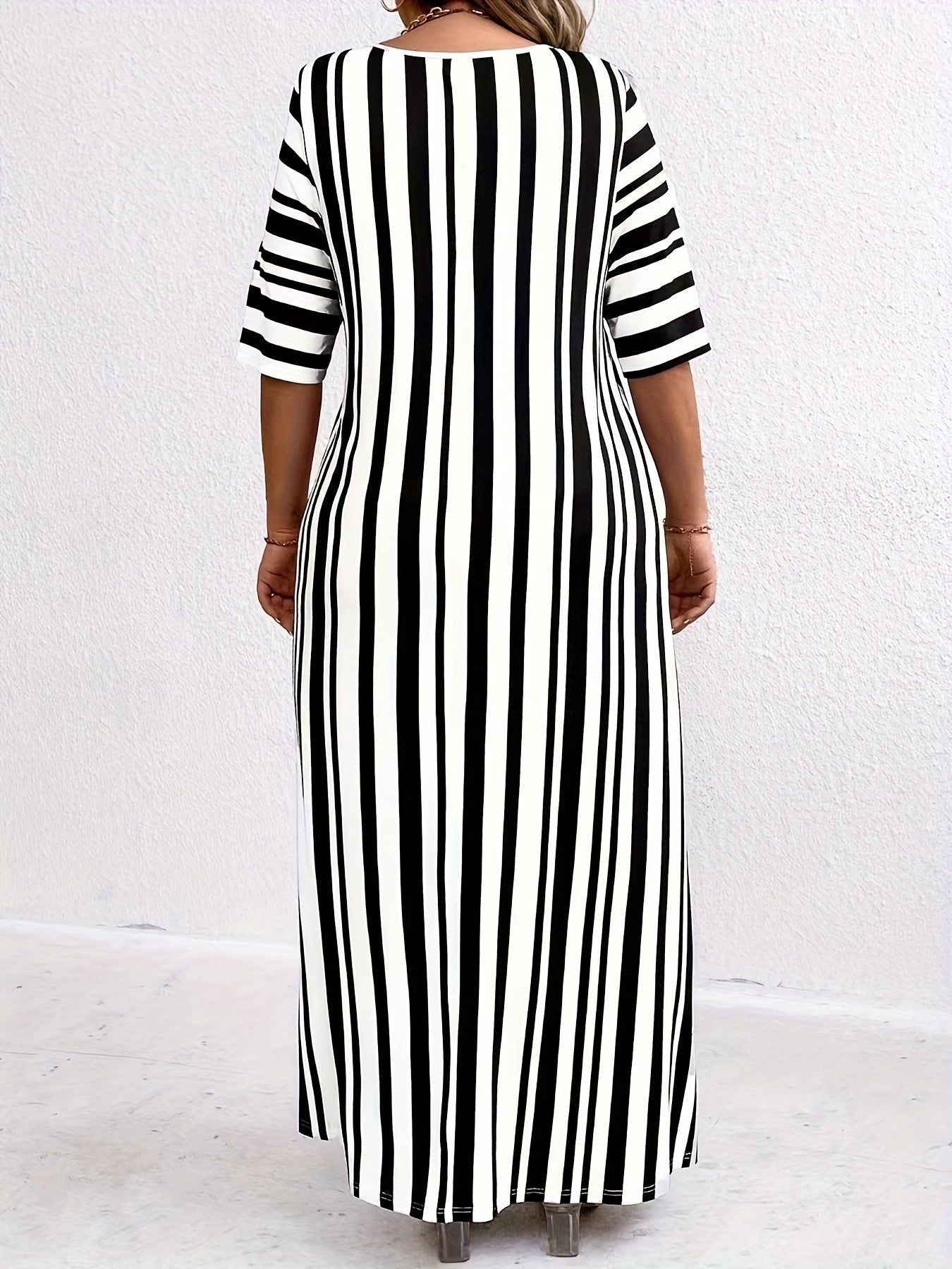 Tara | Gestreiftes Kleid