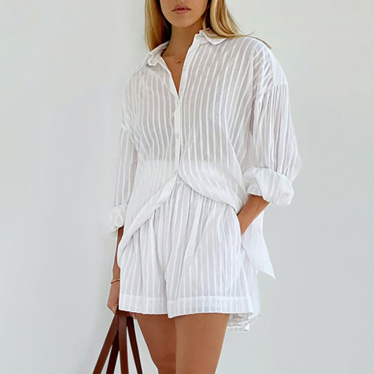 Violett | Leichtes und Luftiges Button-Up und Shorts Ensemble
