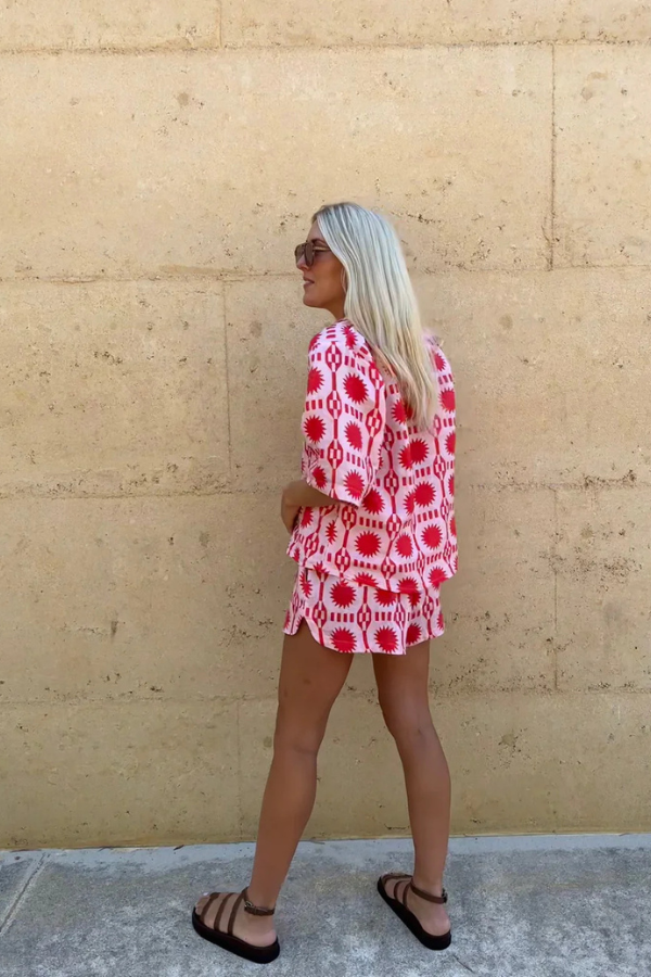 Cecilia - Bedrucktes Shirt und Shorts-Set im Strandstil