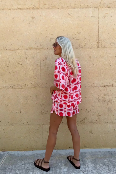 Cecilia - Bedrucktes Shirt und Shorts-Set im Strandstil
