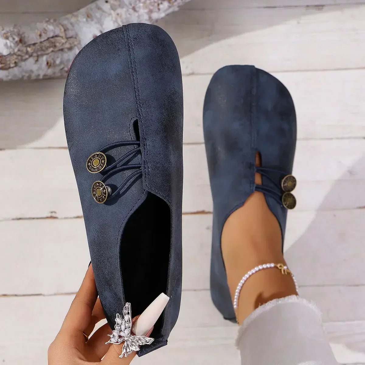 NOIRA WILDLEDER LOAFER