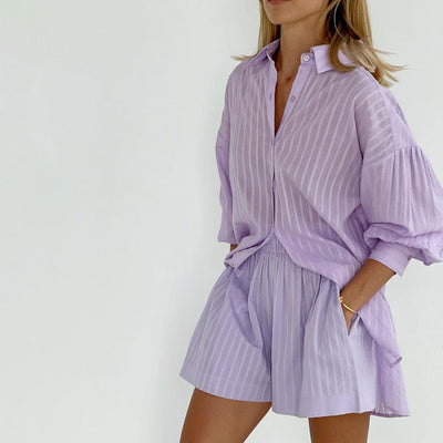 Violett | Leichtes und Luftiges Button-Up und Shorts Ensemble